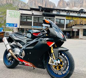 Aprilia RSV 1000 Factory