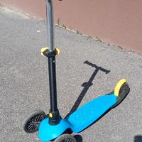 Monopattino bambino azzurro