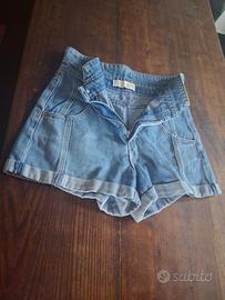 pantaloncini in jeans