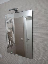 Specchio bagno con illuminazione