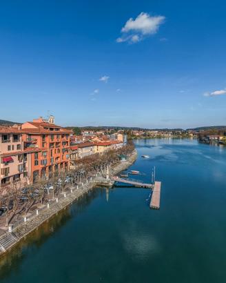 Meravigliosa vista fiume, trilocale arredato