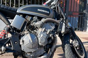 Honda hornet 600 custodia cafè race