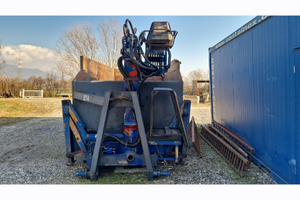 Container scarrabile con gru