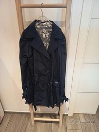 Trench Byblos blu notte con dettagli in pizzo 