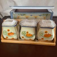 Barattoli cucina con mensola