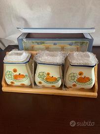 Barattoli cucina con mensola