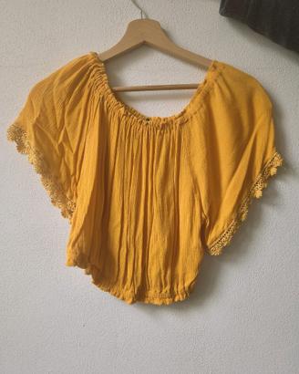 Top giallo corto con pizzo