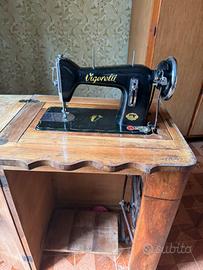 Macchina da cucire funzionante e da collezione