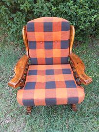 Poltrona relax struttura in legno con cuscini