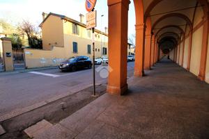 VILLA A SCHIERA A BOLOGNA