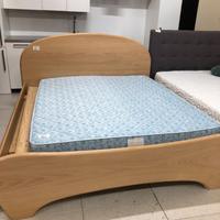 Letto matrimoniale di design