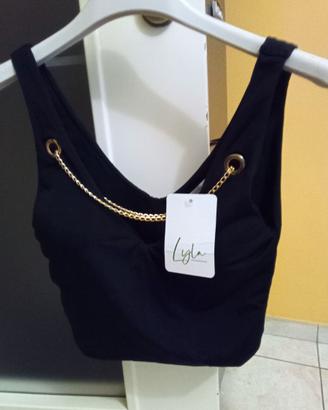 Top corto nero Lyla con catenina dorata