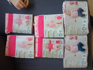 Lotto composto da 6 capi d'abbigliamento neonati