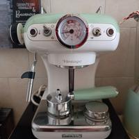 Macchina da caffè espresso vintage verde