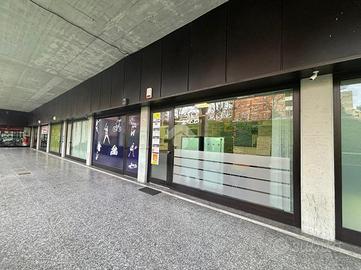 NEGOZIO A VENARIA REALE