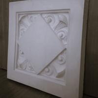 Elemento decorativo “formella” in gesso