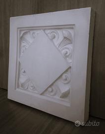 Elemento decorativo “formella” in gesso