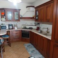 Cucina componibile Lube con penisola.