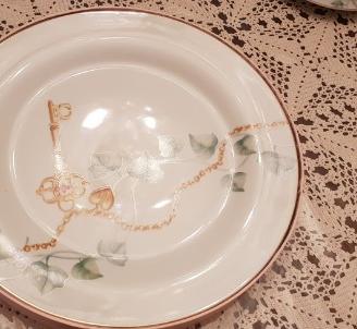 Vassoio rosso regale nuovo