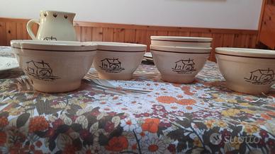 Cinque Tazze da colazione e piattini Mulino Bianco
