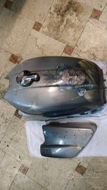 Serbatoio e fianchetto Suzuki 380 GT