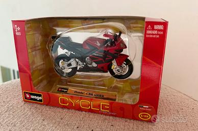 Honda CBR 600 RR Bburago 1:18