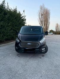 Ford Tourneo Custom versione Titanium