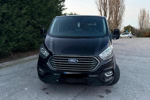 Ford Tourneo Custom versione Titanium