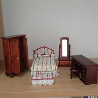 Oggetti per casa di bambole 