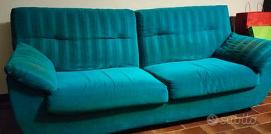 Divano con due poltrone 