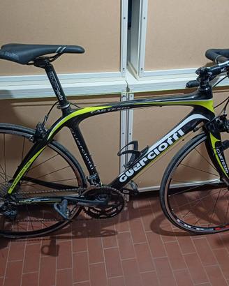 Bici da corsa Guerciotti telaio tutto in carbonio