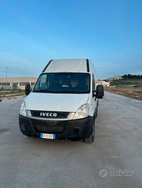 Iveco Daily furgone 35s14
