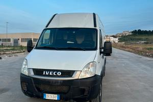Iveco Daily furgone 35s14