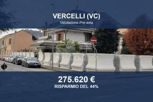 Immobile in asta di 522 m² con più di 5 locali a V