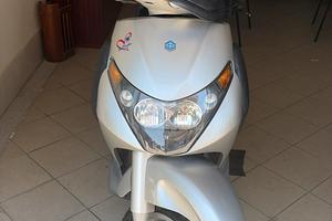 Piaggio Beverly 200