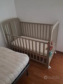 lettino e comò per bambini