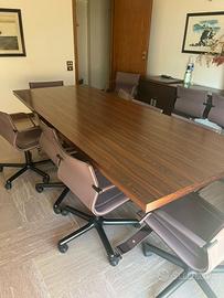 Tavolo riunioni e 12 sedie