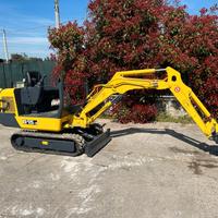 E173 Miniescavatore 15 q Yanmar B15