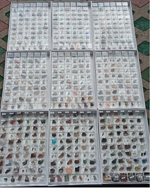 Mega collezione 540 minerali + 9 minerali omaggio 