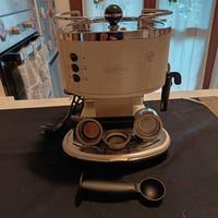 macchina caffè compostabili DeLonghi