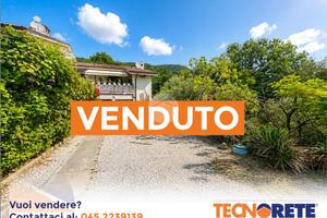 VILLA A SCHIERA A CAPRINO VERONESE
