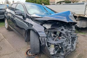 Volvo V60 anno 2012 ricambi usati