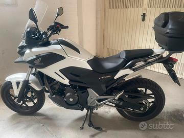 Honda NC750X DCT (2015) – 17.500 km – Accessoriata