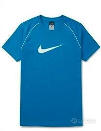 T-shirt Nike Azzurra Swoosh Bianco
