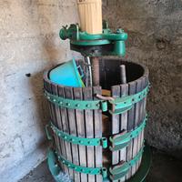 Attrezzature per vino