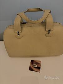 Borsa a mano colore sabbia in pelle