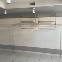 Arredo negozio abbigliamento e cabina armadio