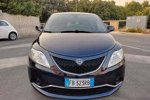Lancia Ypsilon 1.2 69 CV 5 porte GPL Ecochic Plati