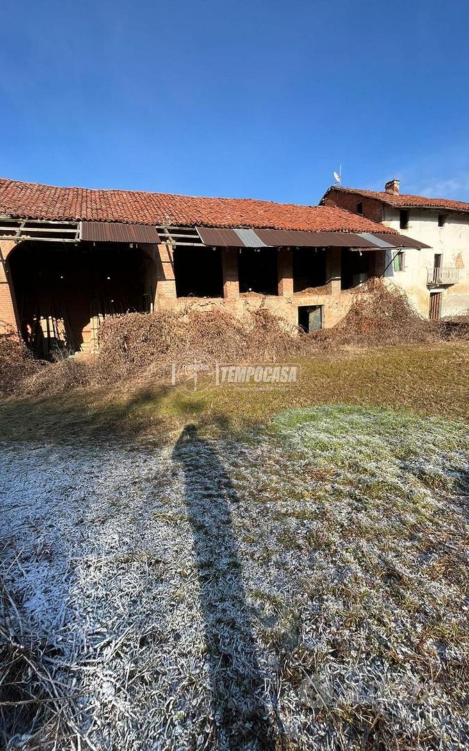 Ampio rustico con fienile e terreno - Vista 4