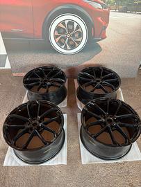 4 CERCHI NON ORIGINALI PORSCHE MACAN